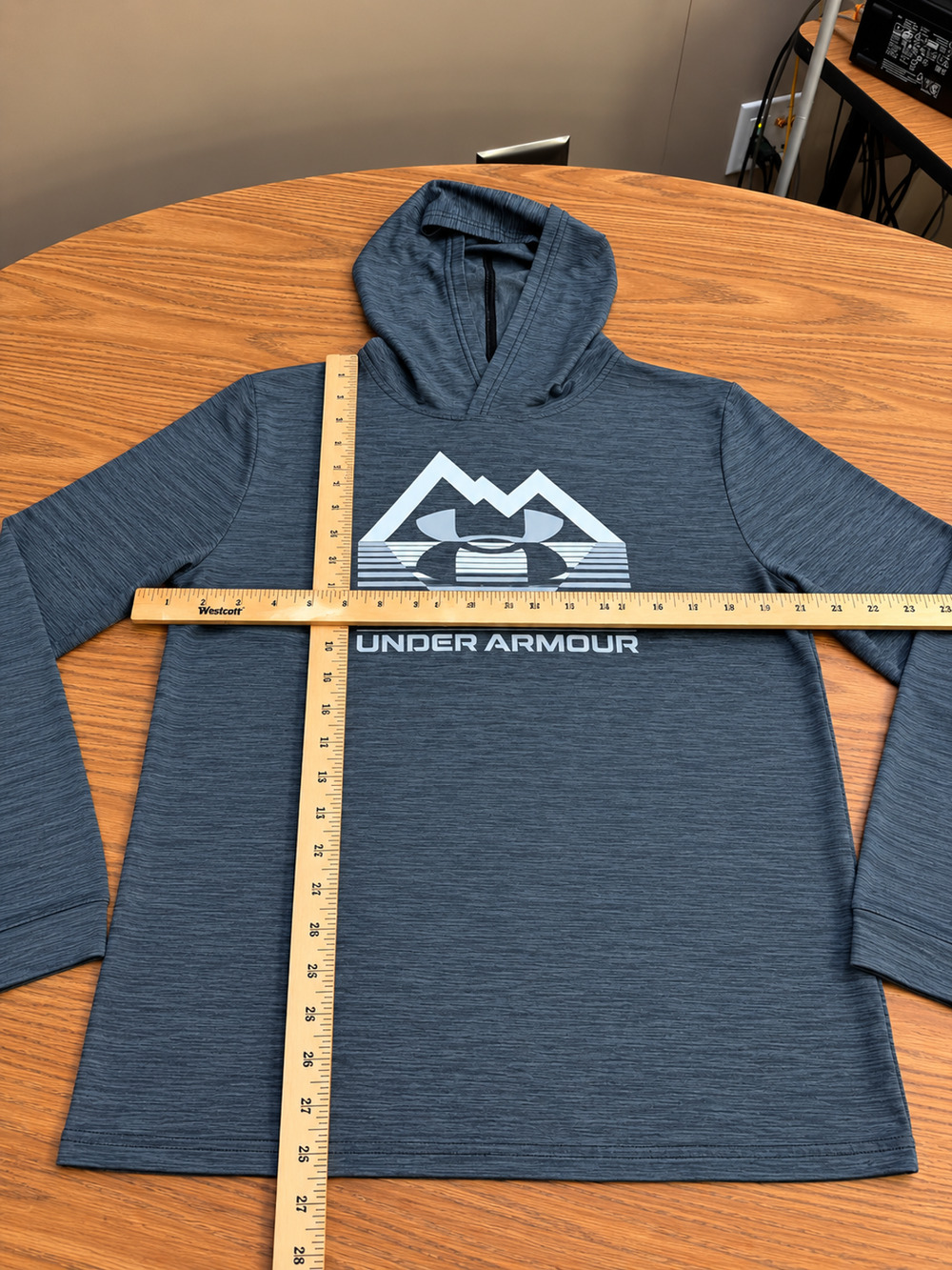 Under Armour Youth Large Hoodie Gray Mountain Logo Lightweight Pullover Boys